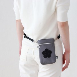 Mariqwant 000847-0001-01 Shoulder Pouch, Smartphone Shoulder Pouch, Daisy (Gray), Mini Shoulder Pochette, Crossbody, gray