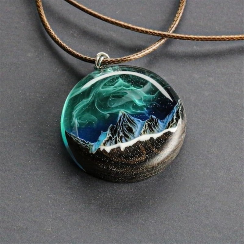 SEKDAQ Luminous Snow Mountain Polar Lights Necklace, Micro Landscape Night
