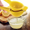 Manual Lemon Squeezer - Manual Citrus Juicer - Squeeze Lemons,