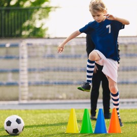 Bramble - 12 Stück Pylonen mit Tragetasche, Verkehrshütchen für Sport, Fußball, Kinder, Hunde, Training - 23cm