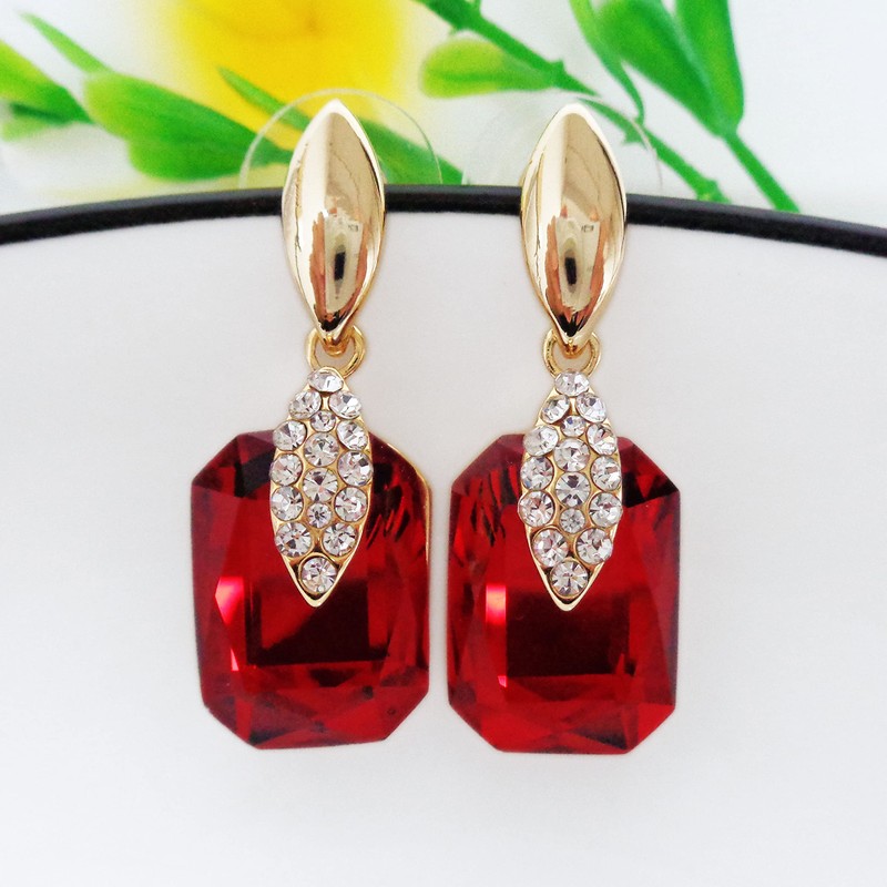 Navachi 18k Gold Plated Spindle Shape Metal White Crystal Square