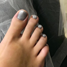 KQueenest Glitter Grey Press on Toes Nails Short Square,Shimmer Fake Toe Nails Glue on,Glossy Toe Press on Nails For Women Girls,Natural Gel ToeNails Acrylic for Decoration 24Pcs