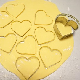 ALLTOP Biscuit Cutters with Handle, Stainless Steel Cookie Cutter, Professional Baking Essential Tools for Valentine's Day - Heart Shaped