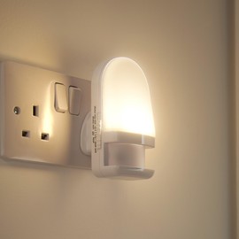 Auraglow Auraglow Automatic Plug in Colour Changing LED Nursery Night Light with Dusk Till Dawn Daylight Sensor