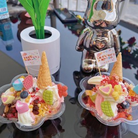 Legredic 50ct 8oz Plastic Dessert Cups with Spoons, Clear Flower shaped Ice Cream Bowls, Party Sundae Serving Bowls, Parfait Appetizer Cups for Ice Cream, Nuts, and Salad