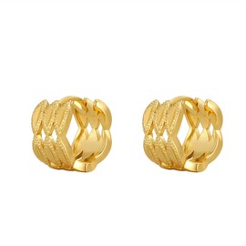 DIAMANTIO 18K Gold Plated Textured Gold Huggie Hoop Earrings for Women – Small Chunky Hoops with Leaf Pattern Design – Lightweight Everyday Jewelry for Work, Parties & Gifts
