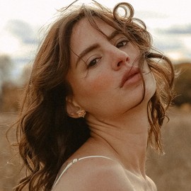 JeanBeau Fall Orange Leaf Gold Stud Earrings for Women, Small Cute Crystal Rhinestone Maple Leaves Cartilage Hypoallergenic Wedding Prom Holiday Autumn Jewelry Gift