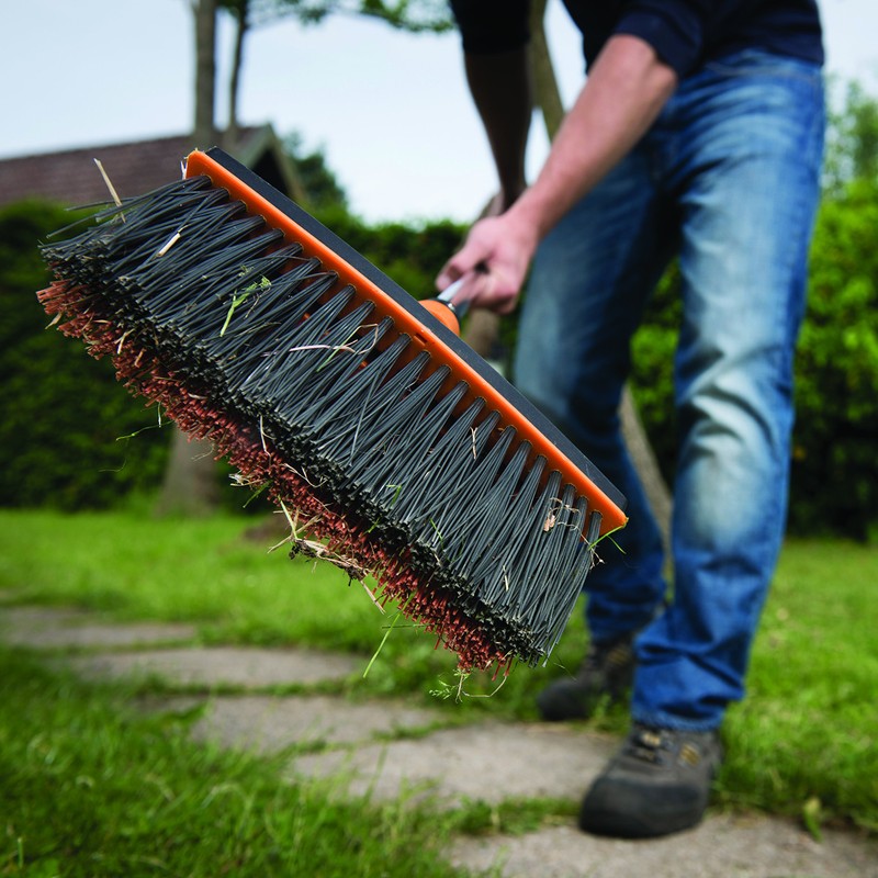 Fiskars 1001417 Cepillo para terrazas, 29x7x28 cm, Black/Orange