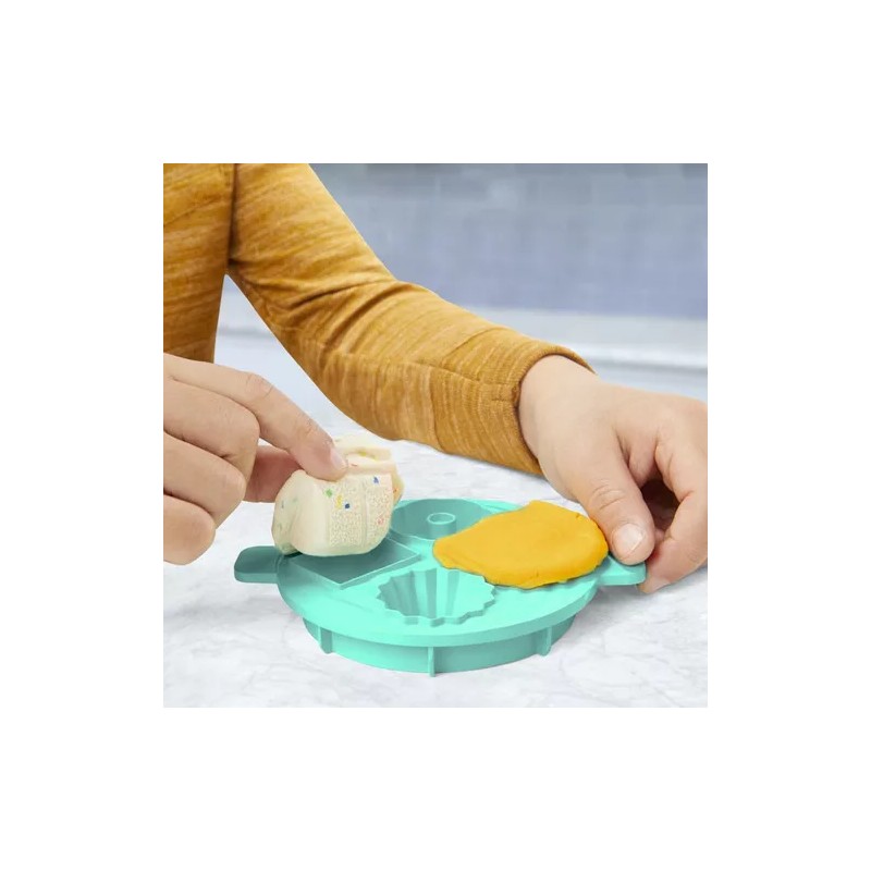 Play-Doh Batidora Mágica Color Rojo Masa Kitchen Creations Batidora Con