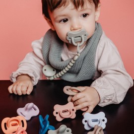 Suavinex, Schnuller aus Silikon 2er-Pack, für Babys 6-18 Monate, Schnuller mit physiologischem Sauger Sx Pro, Symmetrisch, Superweich und Flexibel, Einschlafschnuller, Colour Essence, Grün