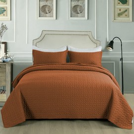 Hygge Hush Summer Quilt Set, King Size Caramel Leaves Pattern 3 Pieces Quilt Set, Oversized Modern Style Bedspread Set for All Season (1 Quilt & 2 Pillow Shams)