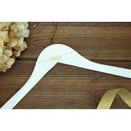 Mrs Wedding Hanger, Painted Engraved, Bride Hanger, Bridal Wedding Gift