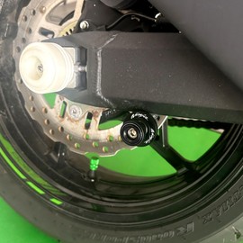 ZEXDDI Fit For Kawasaki Ninja 300 Ninja 250 ZX6R ZX10R 1998-2011 ZX12R ZX-14R Vulcan S 650 Z750 S R CNC M10X1.25 Motorcycle Swingarm Spool Sliders Rear Stand Swing Arm Sliders (Black)