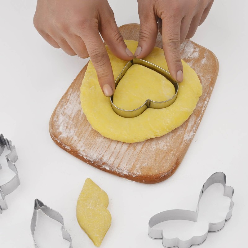 8PCS Heart Shaped Cookie Cutter Set Valentines Cookie Mold Variety