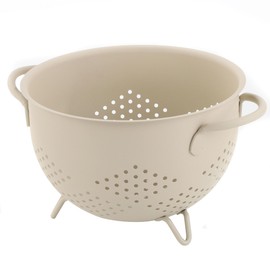 Metal Colander 5 Quart Powder Coated Self-draining Metal Strainer with Base,Kitchen Pasta Fruit Vegetable Basket with Double Handles (Matte Sandyellow)