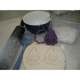 AJT GARDEN GNOME STYLE 6 SET OF 2 COOKIE CUTTER AND DETAILED STAMP USA PR1624