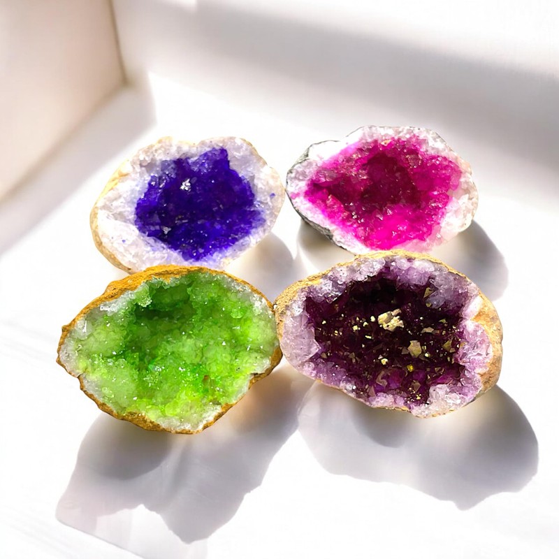 Quartz Geodes Dyed, Set of 4 | Each 4-5 cm