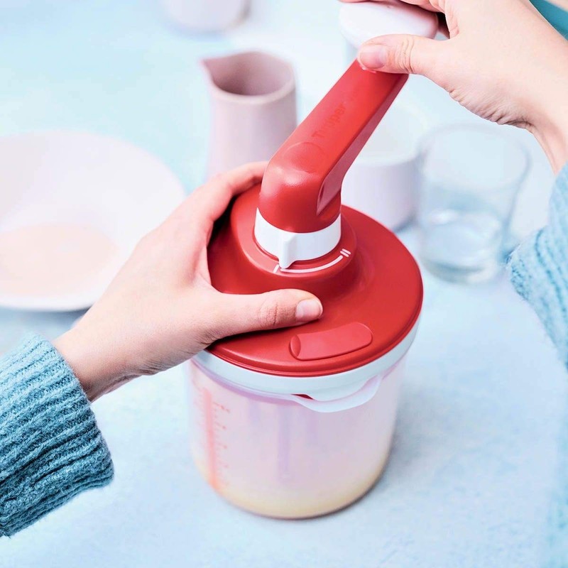 NewTupperware Whip N Mix Chef 5¼-cup/1.25L Mixer Red/White