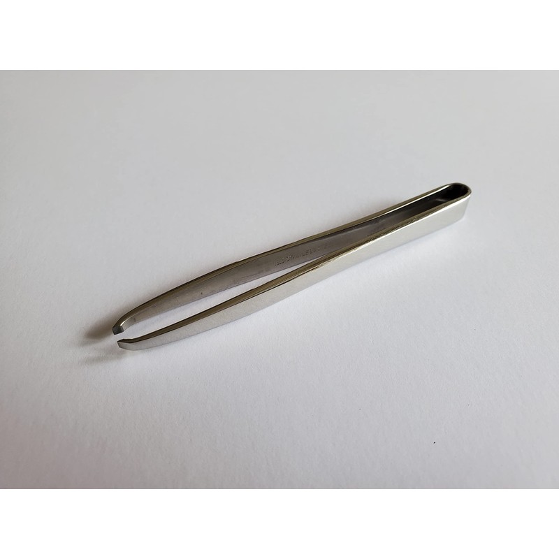 Kurada Seisakusho Edomoto Hand Hammered Hair Tweezer for Eyelashes, 0.08