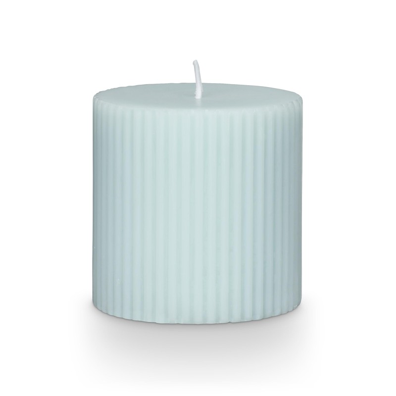 ILLUME Beautifully Done Small Fragranced Pillar Candle, Fresh Sea Salt