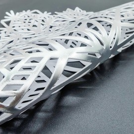 Pack of 4 Hollowed Round Place Mats, Silver Round Place Mats, Hollowed Round Placemats Pressed for Soling Dinner Plates, Table Decoration (Snowflakes, Silver)