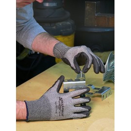 HexArmor 9010-S (7) Cut-Resistant Gloves,S/7,PR