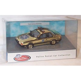Corgi police patrol gold plated police car 1.43 scale diecast model