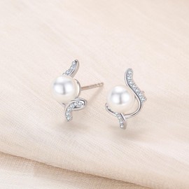 KINGWHYTE Pearl Earrings for Women 925 Sterling Silver 6 mm Freshwater Pearl Stud Earrings White Earrings for Women Pearl Jewellery Birthday Gifts, Sterling Silver, Pearl
