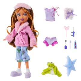 Bratz Fiesta de Pijamas - Muñeca de Moda Yasmin - con 2 Conjuntos de Pijamas, Animal de Peluche y Accesorios - Apta para Niños y Coleccionistas