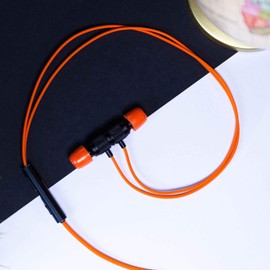 LUDOS Ultra Kopfhörer In Ear Ohrhörer mit Kabel und Mikrofon, Kristallklarer Klang, Ausgewogene Höhen und Tiefen, Neuer Memory Foam, Langlebiges Kabel, Bässe, Lautstärkeregelung, Earphones für Handy