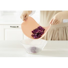 doblé Non-Scratch Flexible Cutting Board for Chopping, Scratch Free Juice Grooves with Easy Grip Handle, Non-Slip Dishwasher Safe for Kitchen (Large (15.6" x 10.7"), Peach)