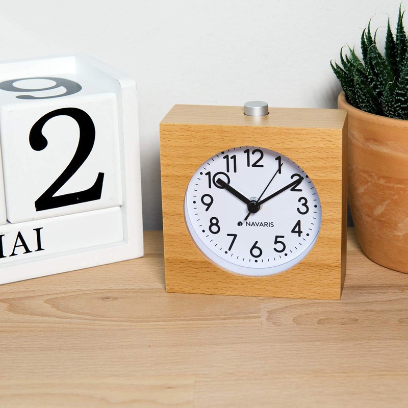Navaris Analogue Wood Alarm Clock - Retro Table Clock with