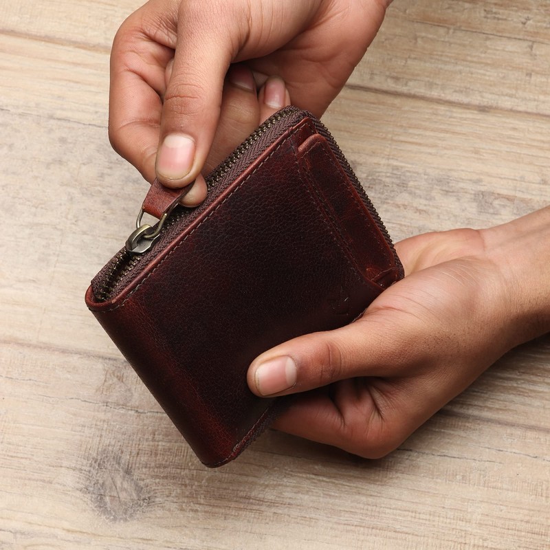 FOXHACKLE Men’s Zipper Leather Wallet with Detachable Card Case |