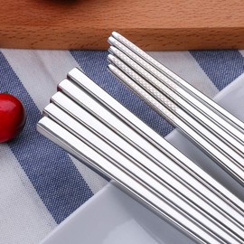 LIUNA Reusable Metal Chopsticks 304 Stainless Steel Chopsticks 9 Inch Mirror Polish Square Chop stick 5 Pairs Gift Set