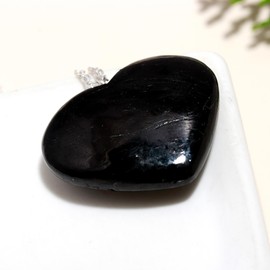 TGH Natural Heart Crystals Pendant Necklace, Heart Pendant Necklace for Women, 20 inches (18 + 2 Inch extender) Adjustable Silver Plated Chain, Christmas Gift (Black Tourmaline)