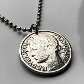 1947 France 2 Francs French coin pendant Marianne Phrygian cap Paris Marseille Lyon Toulouse Le Havre Bordeaux Nice Strasbourg Carcassonne Nantes Lille Montpellier Dijon Rennes Reims Avignon n003265