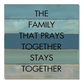 Aihesui Wood Sign Hanging Farmhouse Home Decor Bible Verse the Family That Prays Together Stays Together Wall Art Plaque Use for Living Room Kitchen Batheroom Bedroom Office School 16x16inch