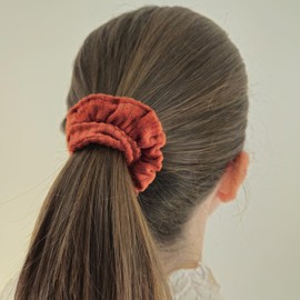 Generic Handcrafted Set of 4 Plush Velvet Hair Scrunchies - Fashionable Hair Accessories for Women, Stylish Scrunchy Hair Bands in Red and Green