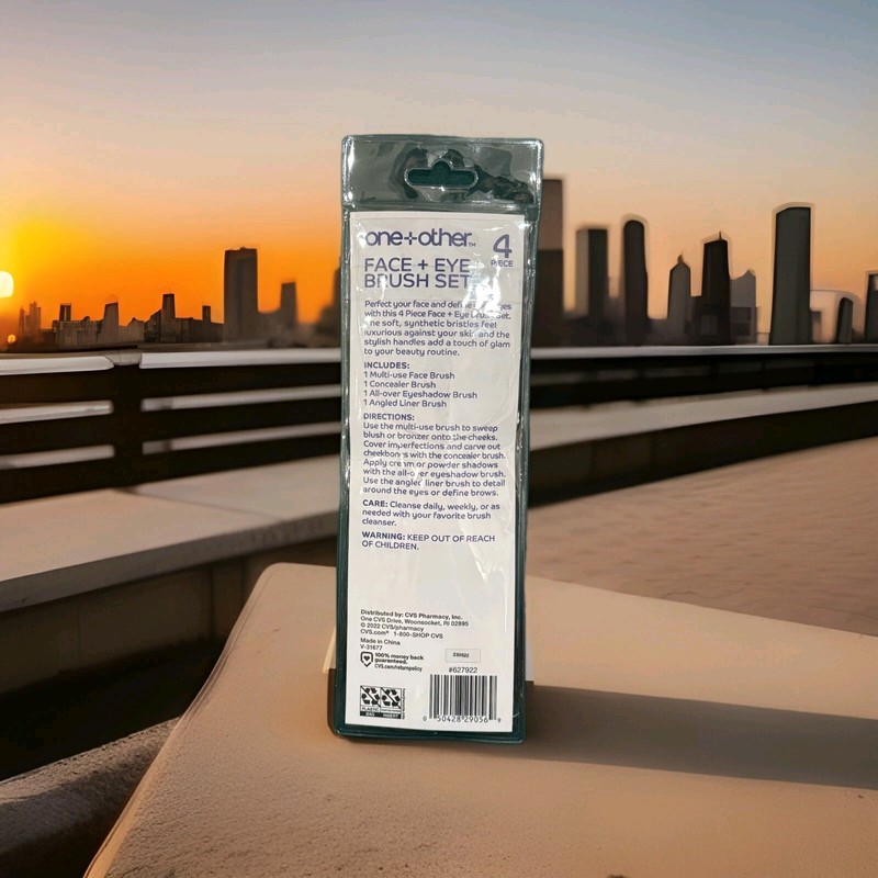 One + Other Makeup Face & Eye Brush 4 piece