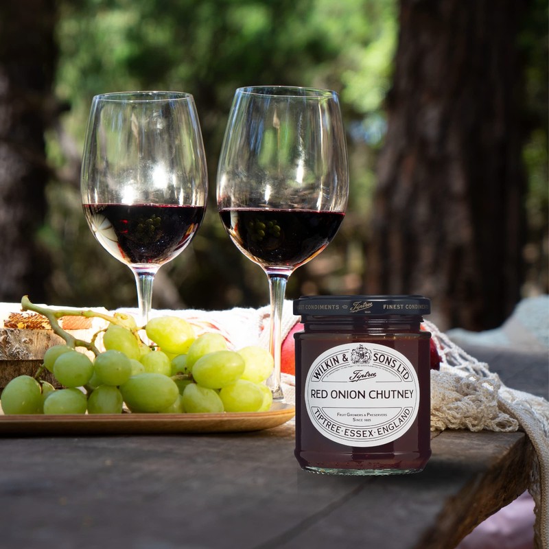 Tiptree Red Onion Chutney, 220g