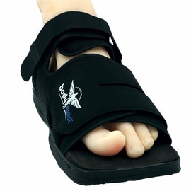 Bodyassist Post-Op Recovery Shoe, Adjustable Straps, Black Medical Footwear (Womens Small)