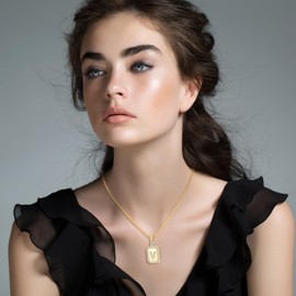 Meeshi 24K Gold Plated Initial Gold Necklace for Women, A-Z Letter Pendant Necklaces for Women, Jewelry for Her Wife Girlfriend Grandma Mom Daughter Sister Friend Female Gold-Initial V