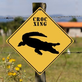 Caution Croc Xing Retro Vintage Art Wall Plaque Croc Crossing Metal Wall Sign Croc Warning Animal Aluminum Art Signs Caution Road Sign for Garden Street Porch Living Room 15x15in