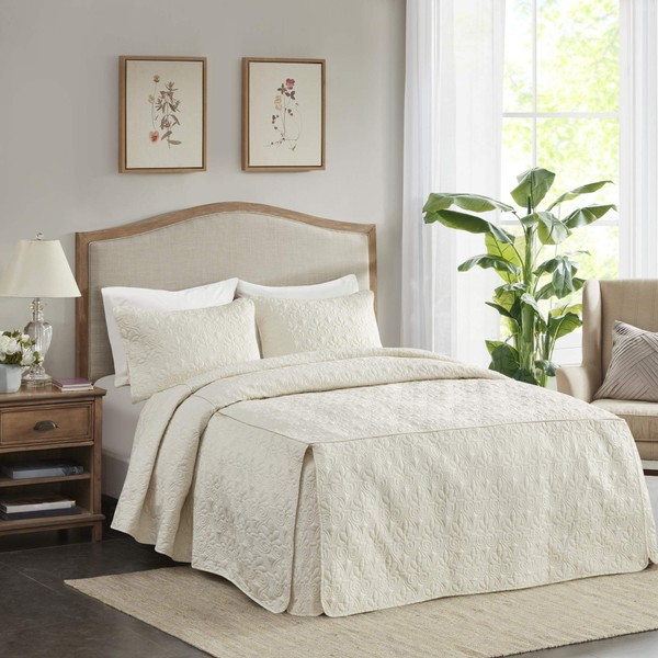 Madison Park Quebec Split Corner Quilted Bedspread Classic Traditional Design All Season, Lightweight, Bedding Set, Matching Shams, King(79" x81+24D), Damask Quilted Cream 3 Piece