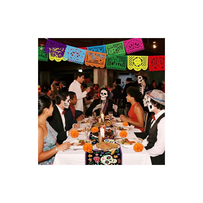 Decoraciones para el Día de los Muertos y Ofrenda para