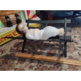 General Vtg General Foam Nativity Bed Cradl  20" X 16" X 10" Tall  "NO Jesus"