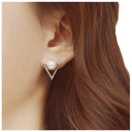 Allereya Vintage Pearl Stud Earrings Tiny Triangular Earrings Triangle Pearl Earrings Silver Geometric Stud Earrings Jewellery for Women and Girls (Silver)