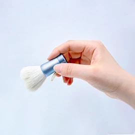 Kumano Brush Takumi no Cosmetic Brush, Heart-shaped, Facial Cleansing Brush, M Size, Total Length 3.1 inches (80 mm), Blue (Blue) (Tip: White/Handle: Blue) M: W/B