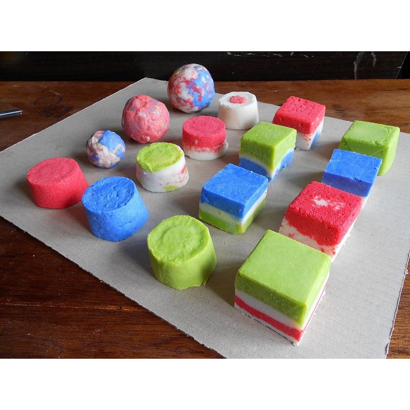 Handmade Soap Made with Plastic Bottles, 28.2 oz (800 g),
