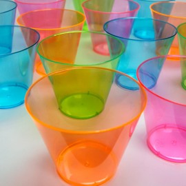 Party Essentials N95090 Brights Plastic Party Cups/Tumblers, 9-Ounce Capacity, Assorted Neon (Case of 600)